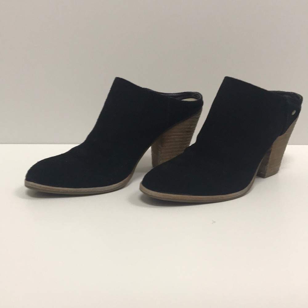 🎉🎉HP🎉🎉 Steve Madden Suede Mules